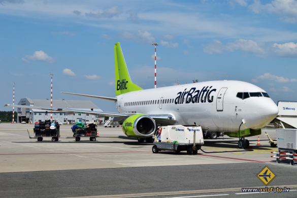 Boeing 737-31S